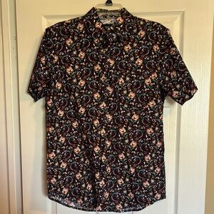 Monument men’s black floral short sleeve button down shirt size medium